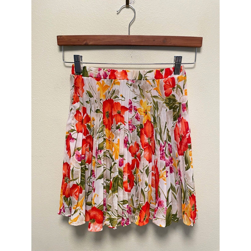 Vintage Womens Skirt Small Floral Pleated Pull On Lightweight Cottagecore 90s